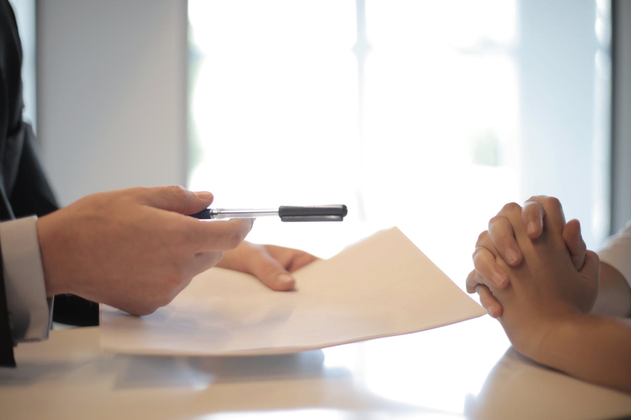Online vs Traditional Insurance: Which One Is Best for You?