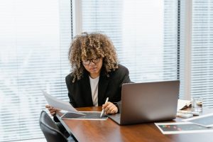 Crypto Regulation Trends 2025: SEC vs. ESMA Rulebook Compared