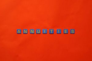 Pensions vs Annuities: Retirement Income Planning Guide for the US and Europe in 2025