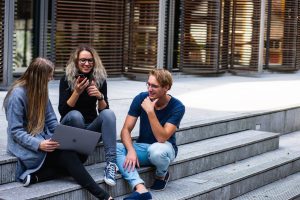 How International Students Can Avoid Online Scams Abroad: 2025 Survival Guide