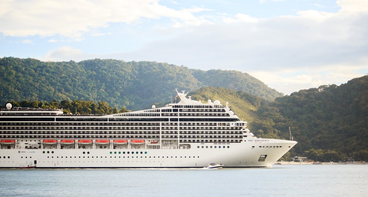 Choosing Between Cruise Travel Insurance and Boat Trip Insurance: What’s the Difference?